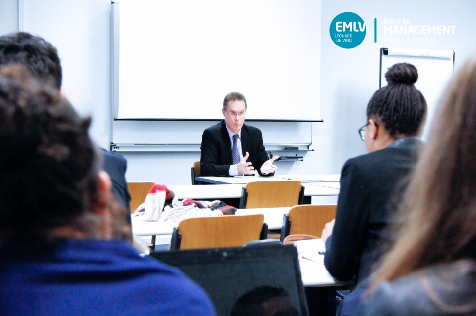 parrain promo mrh 13 960x639 - Yves Brard, DRH Adjoint Groupe Suez GDF, parrain de la majeure Management & Ressources Humaines 2015