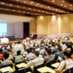 Études de commerce ou de management : que choisir entre université ou grande école ?