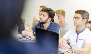 specialisation ecole de commerce 305x180 - FAQ