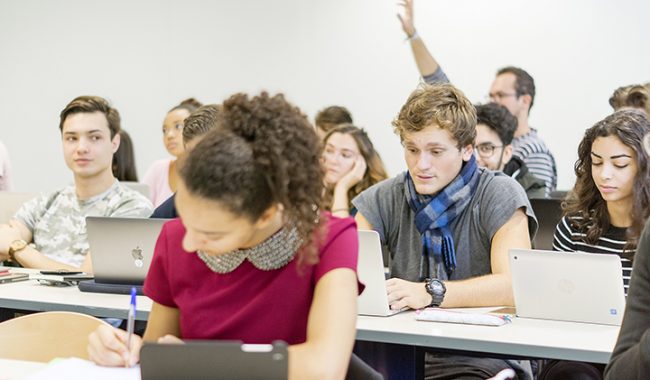 Cinq idées reçues sur les écoles de commerce.