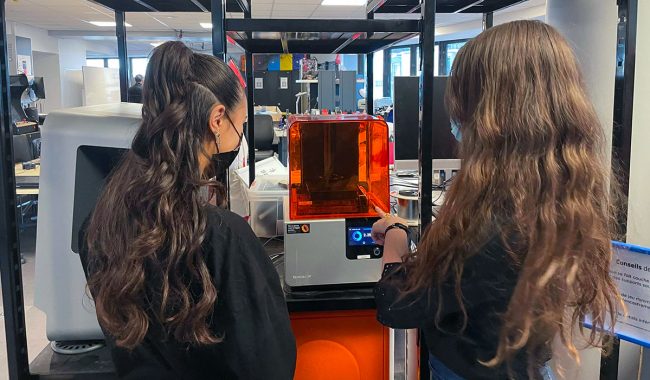 Les étudiantes EMLV ont modélisé la nouvelles version de Black Opium dans le cadre du module Initiation au FabLab