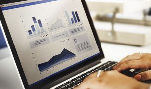 4 reasons why business analytics is important in digital age 305x180 - Information Systems & Data Management