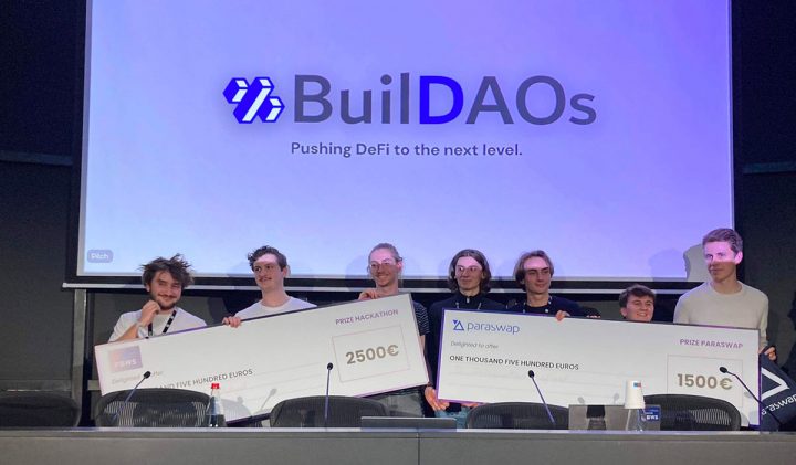 Prix hackathon PBWS 720x421 - Victoire au Hackathon Paris Blockchain Week Summit