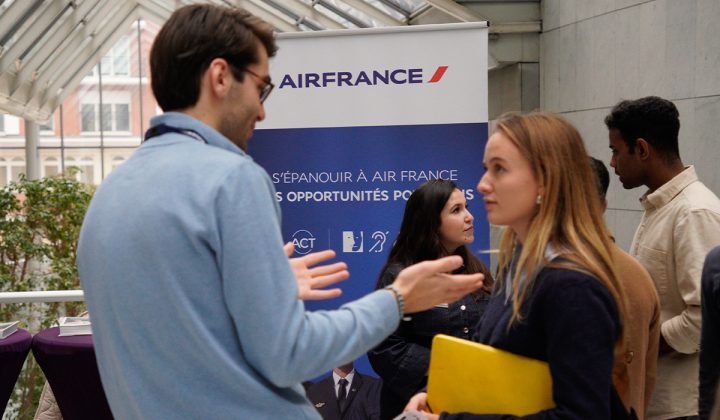 EMLV premier Career Fair Stages 2 720x420 - Insertion professionnelle : le premier Career Fair Stages 2025-2026 lance la saison du recrutement