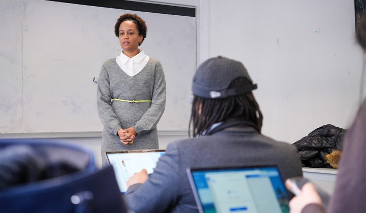 EMLV I pitch and meet 2026 3 720x420 - International Students Present Their Profiles to Corporate Partners: The I Pitch & Meet at EMLV