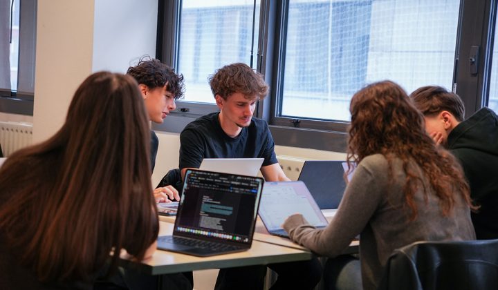 EMLV Hackathon Sante Mentale 720x420 - Sant&eacute; du cerveau : la promo 2029 mobilis&eacute;e lors d&rsquo;un hackathon transversal